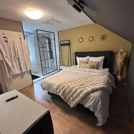 Guest house O Saphir - Maison N2 Denain